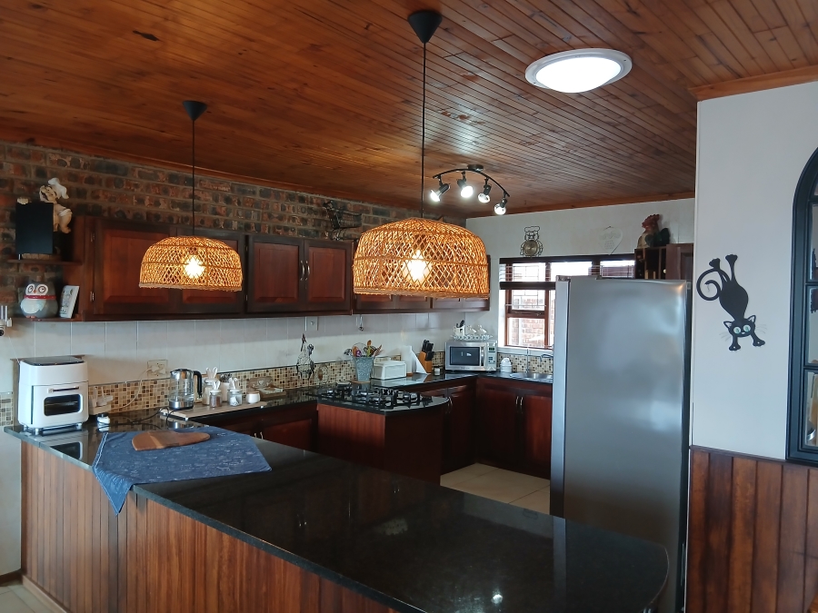 3 Bedroom Property for Sale in Wavecrest Eastern Cape